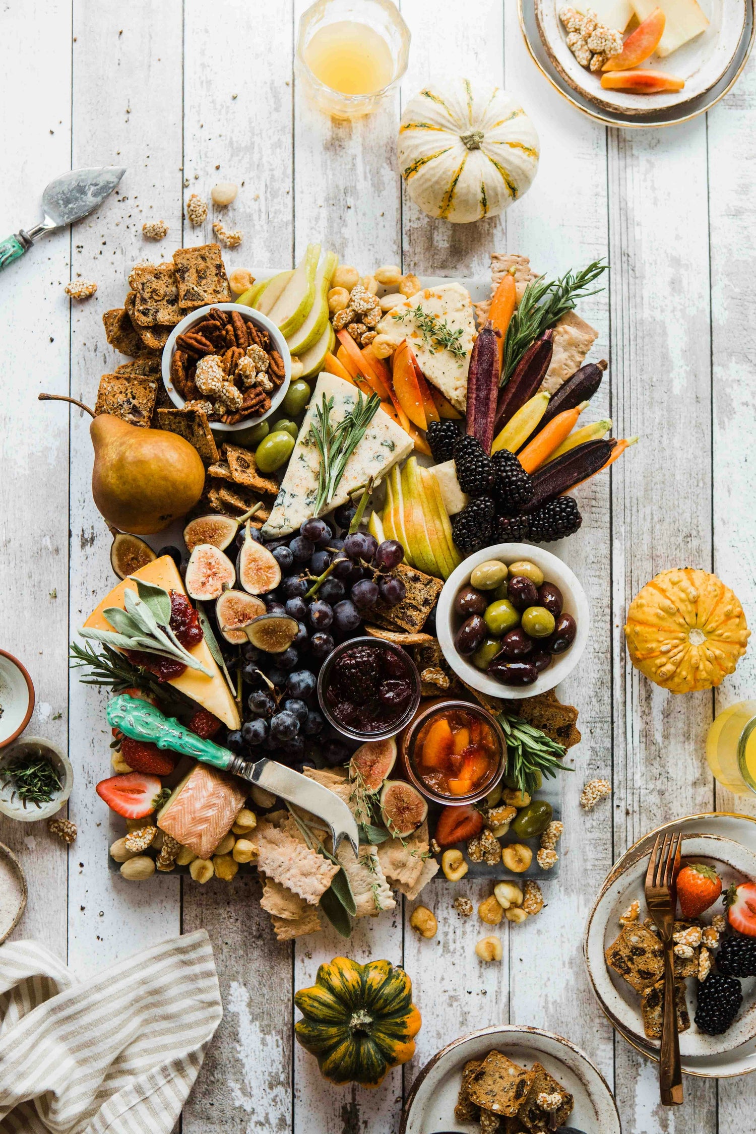 DMV Holiday Hosting Guide: From Last‑Minute Halloween to Cozy Holidays